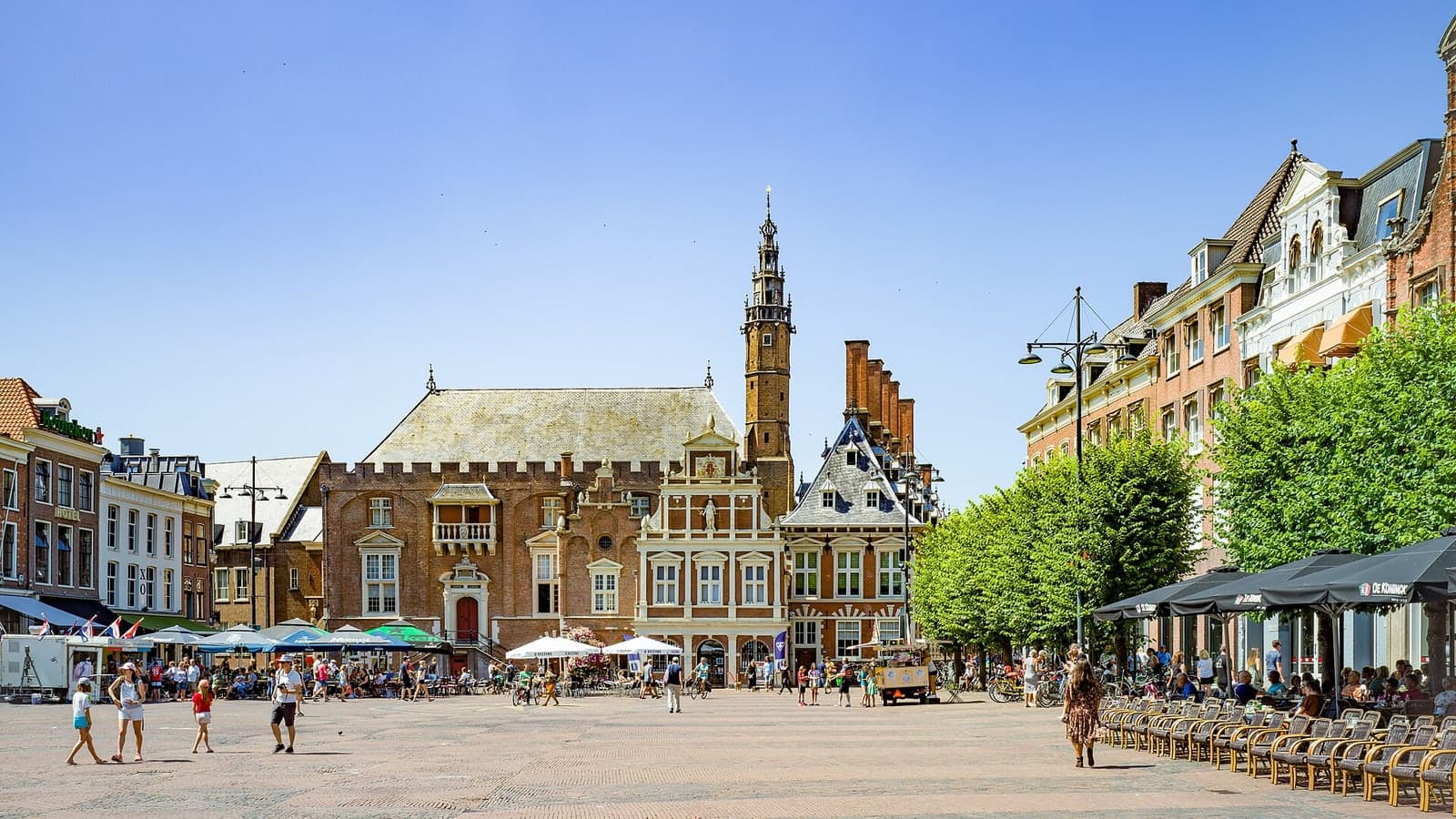 Wiki File:Grote Markt Stadthuis Harlem This Photo was taken by Wolfgang Moroder. Feel free to use my photos, but please mention me as the… — contextual file photograph