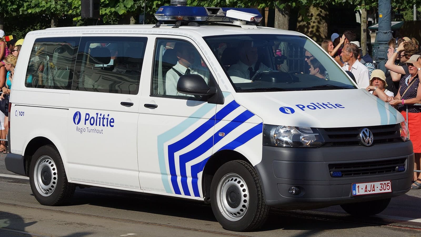 Camionnette Volkswagen Transporter de la zone de police Turnhout (Police locale) Own work — illustrative photograph